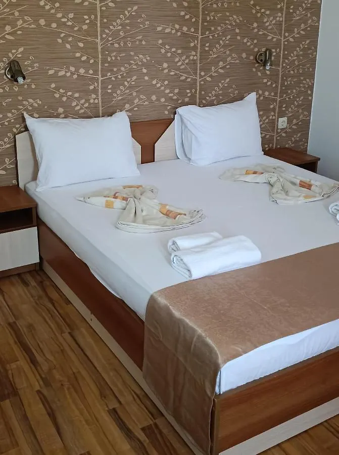 Семеен Хотел Детелини Primorsko Hotel