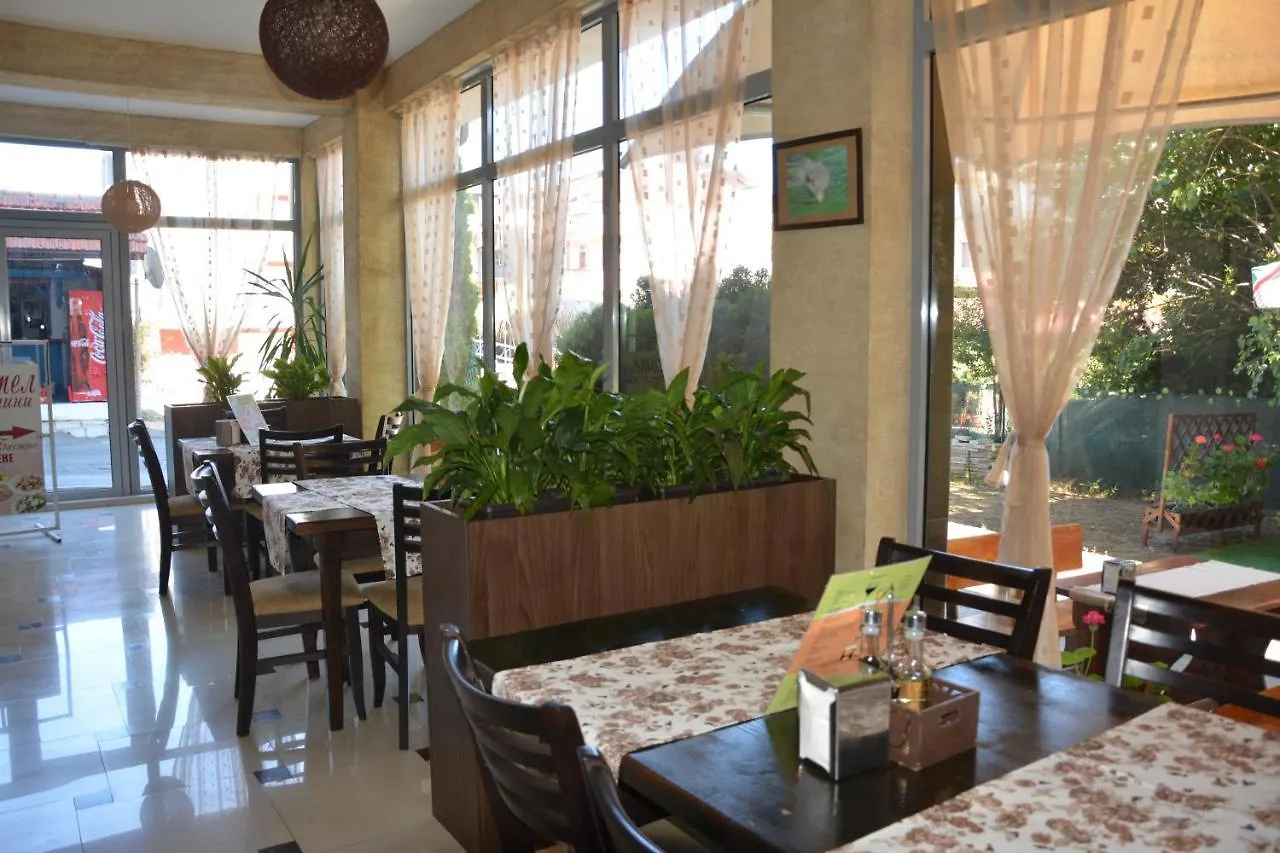 Семеен Хотел Детелини Primorsko Hotel