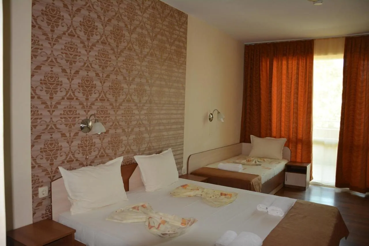 Семеен Хотел Детелини Primorsko Hotel