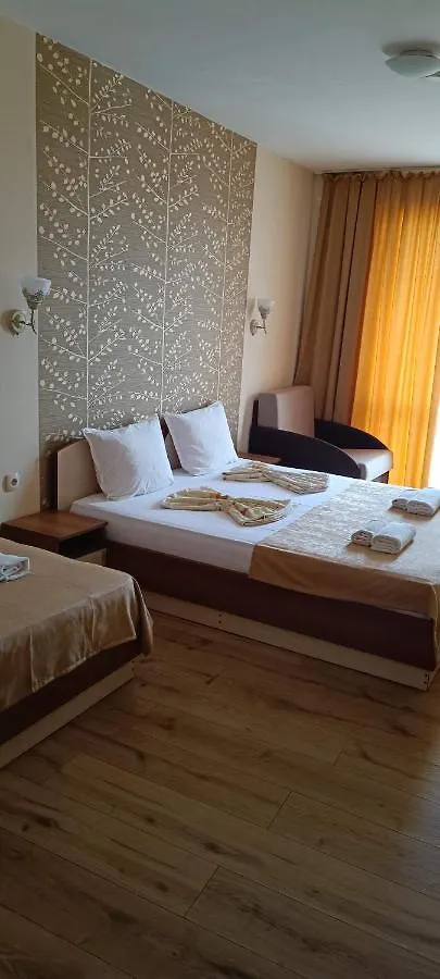 Семеен Хотел Детелини Primorsko Hotel