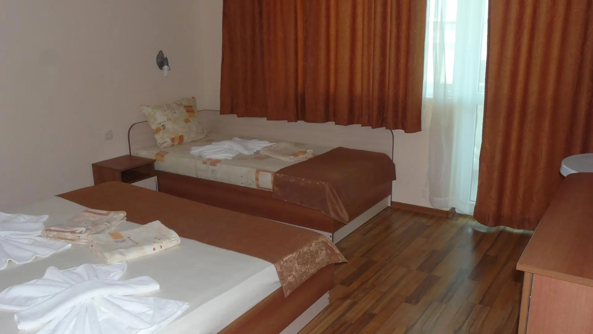 Семеен Хотел Детелини Primorsko Hotel