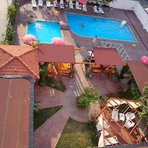 Отель Alba Family Club